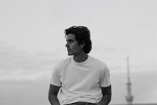THE SIMPLE “WHITE” TEE